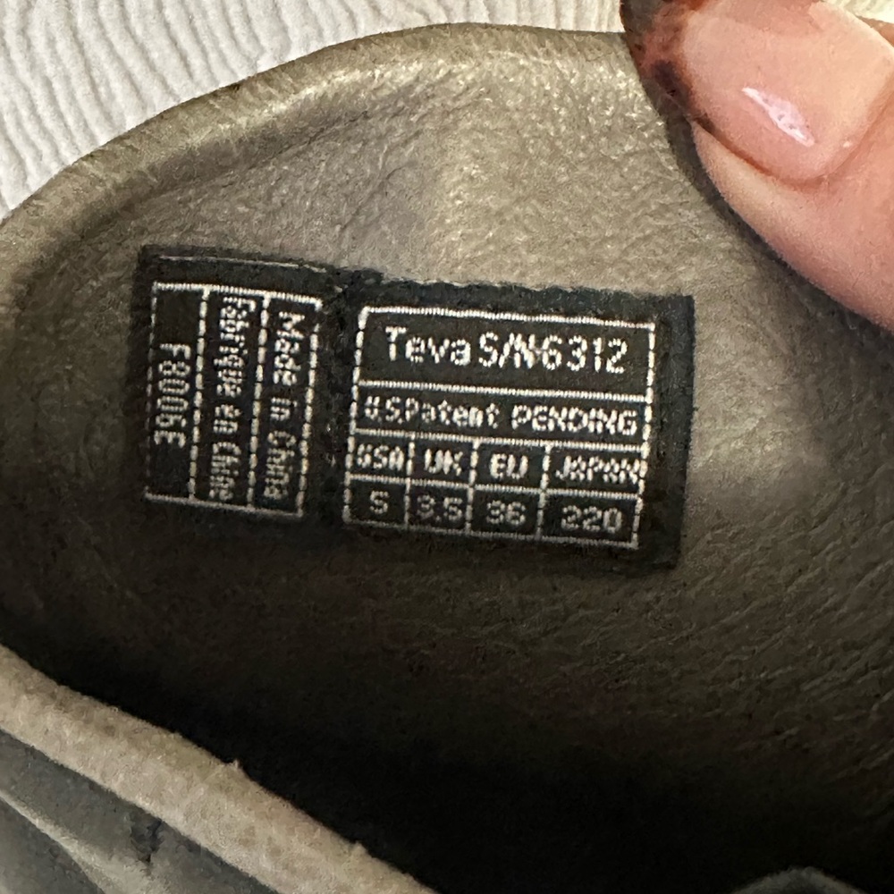 Teva Leather Ankle Boots - Black Suede & Leather, Buckle Strap, US 5 Like New! 🌟 - Picture 3 of 10